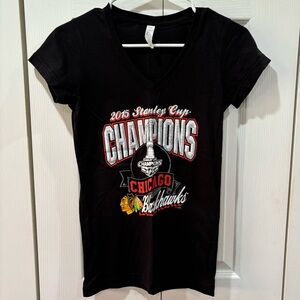 CHICAGO BLACKHAWKS Hockey Women’s V-Neck Fitted Tee T-Shirt Top - size S